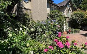 The Mccleery Inn